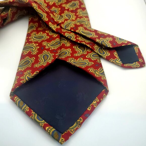 BROOKS BROTHERS 100% SILK Paisley Tie Red Gold & Green Holiday Wear Gift Office - Picture 4 of 5